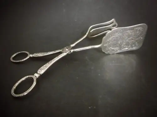 Vintage Gebäckzange im romantischem Design, versilbert, Länge ca. 21,5 cm