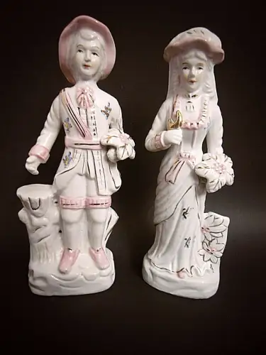 Zauberhaftes barockes Päärchen aus Porzellan, Höhe ca. 25 cm