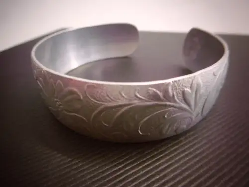 Vintage Armreif Jugendstil Dekor, Größenvariabel (Alu)