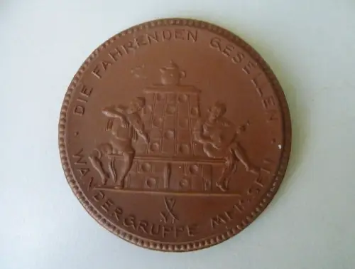 Medaille Die Fahrenden Gesellen / Wandergruppe Meißen / Böttgersteinzeug 1924