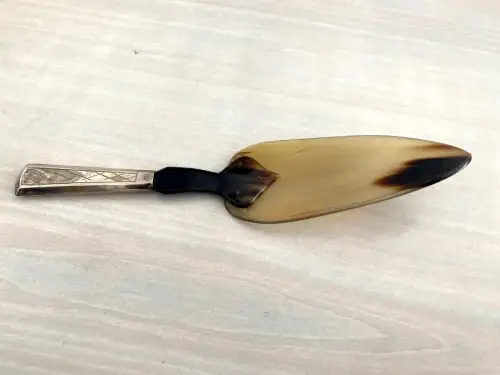 Jugenstil Tortenheber 835er Silber + Horn, Unikat! Länge ca. 21 cm