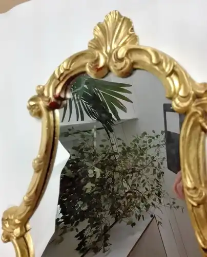 sehr schöner kleiner Spiegel Holzrahmen vergoldet
