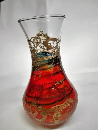 Dekorativ bemalte Vase