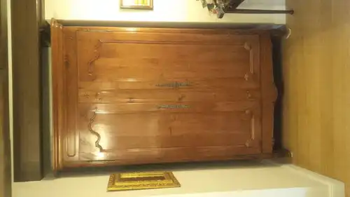 Dielenschrank, Kirschholz,  Frankreich um 1850