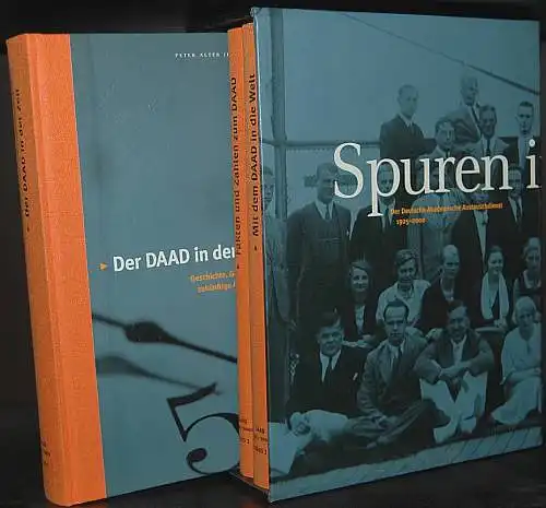 Spuren in die Zukunft. Der Deutsche Akademische Austauschdienst. 1925 - 2000. Drei Bände. Alter, Peter; Manfred Heinemann und Friedrich W. Hellmann