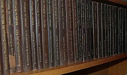 Schlachten des Weltkrieges. 36 Bände in 38 (komplett). In Einzeldarstellungen bearbeitet und herausgegeben im Auftrage des Reichsarchivs. 