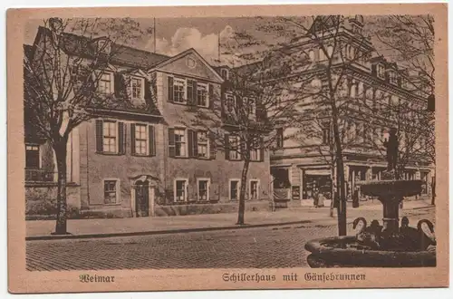 Weimar - Schillerhaus mit Gänsebrunnen
