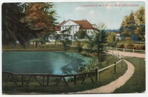 Parkpartie Mit Hotel Reinhardsbrunn. Friedrichroda im Thüringer Wald