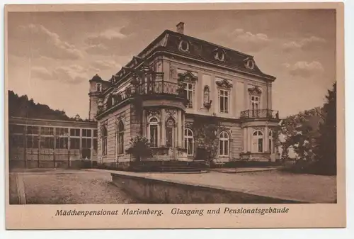 Mädchenpensionat Marienberg. Glasgang und Pensionatsgebäude