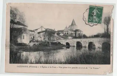Jazeneuil (Vienne) - L Église et le Pont