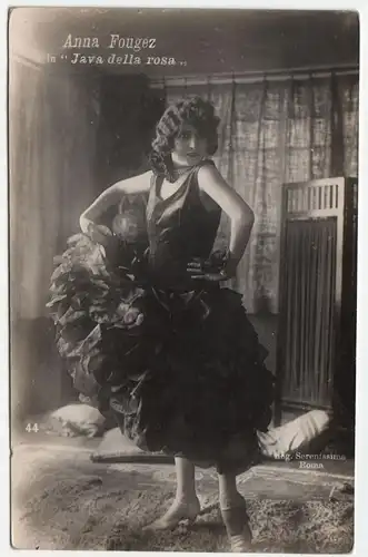 Anna Fougez in Java della rosa