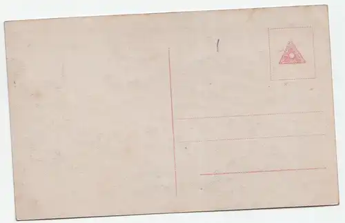 Frau liest einen Brief