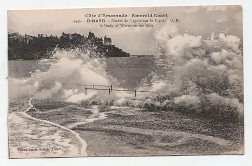 Dinard - A Study of Waves on the Dike