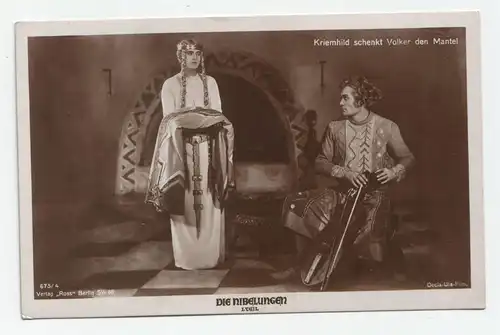 Die Nibelungen // Kriemhild schenkt Volker den Mantel