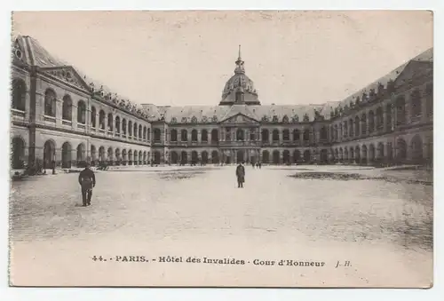 Paris. -Hotel des Invalides - Cour d Honneur