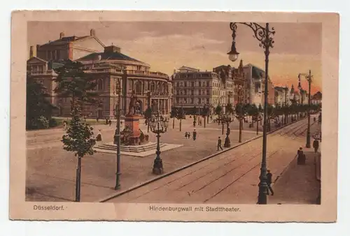 Düsseldorf. Hindenburgwall mit Stadttheater.