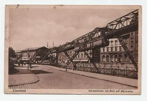 Elberfeld Schwebebahn mit Blick auf Mäuerchen