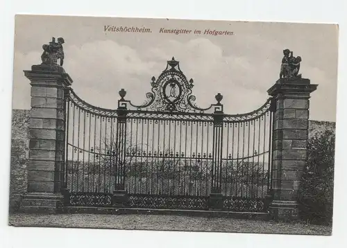 Veitshöchheim. Kunstgitter im Hofgarten.
