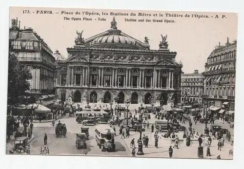 Paris. - Place de I Opera, les Stations du Metro et le Theatre de I Opera.