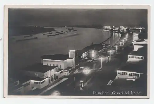 Düsseldorf  Gesolei bei Nacht .