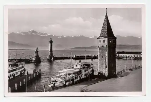 Lindau im Bodensee Hafen und alter Leuchtturm