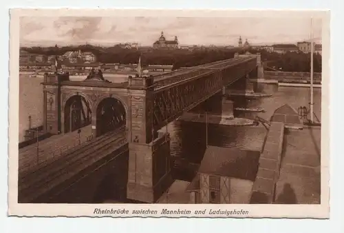 Rheinbrücke zwischen Mannheim und Ludwigshafen.