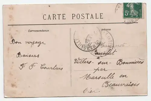 Bourgon (Mayenne) - Place de I Eglise.