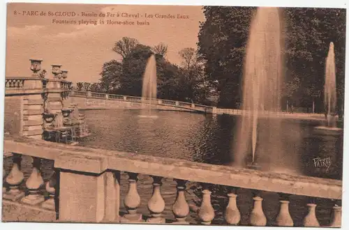 Parc de St-Cloud - Bassin du Fer a Cheval - Les Grandes Eaux Fountains