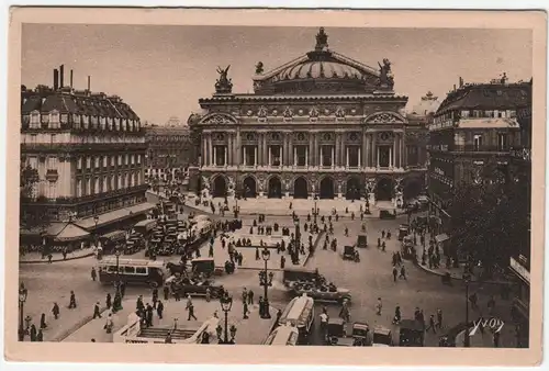 Paris.. en Flanant. Place de I Opera.