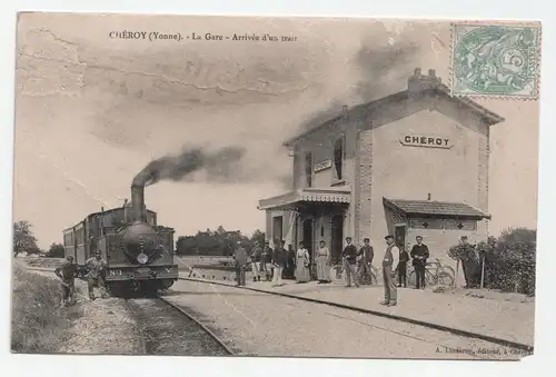 Cheroy (Yonne). - La Gare - Arrivee d un trair.
