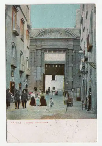 Napoli. Caserma Pizzofalcone.