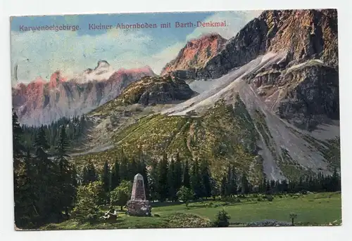 Karwendelgebirge. Kleiner Ahornboden mit Barth-Denkmal.