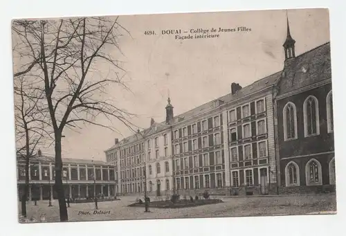 Douai - College de Jeunes Filles. Facade interieure.