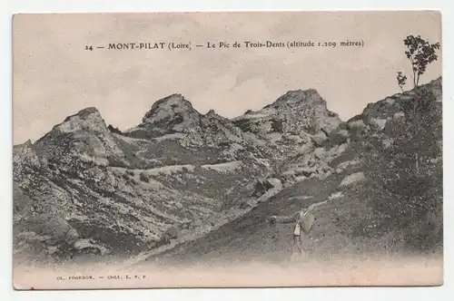 Mont-Pilat (Loire), - Le Pic de Trois - Dents (altitude 1.209 metres)