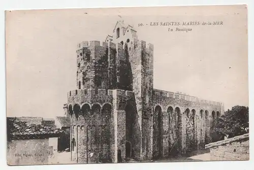 Les Saintes - Maries de la MER. La Basilique.