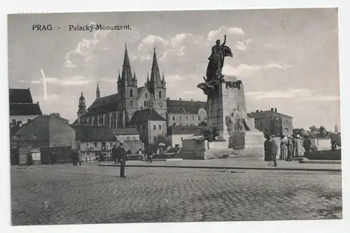 Prag. Palacky - Monument.