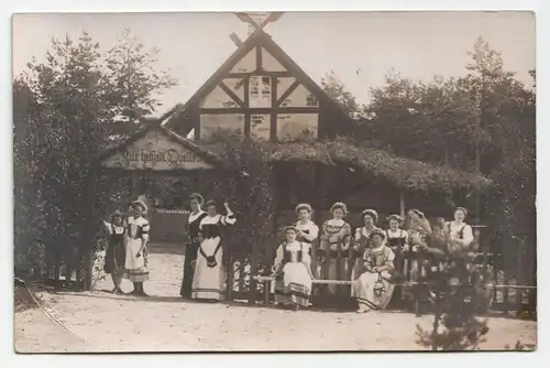 Österreich, Folklore, Trachtenfrauen, Villa