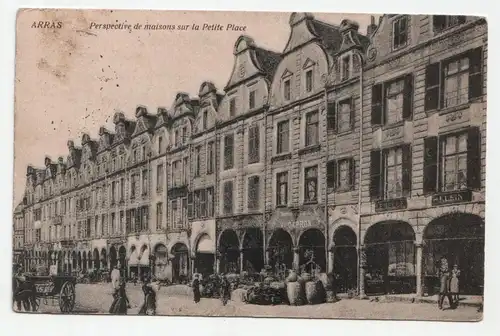 Arras. Perspective de maisons sur la Petite Place. an 1915 // Feldpost.