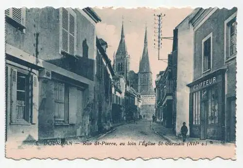 Dourdan - Rue St-Pierre, au loin I Eglise St-Germain (XII s.)