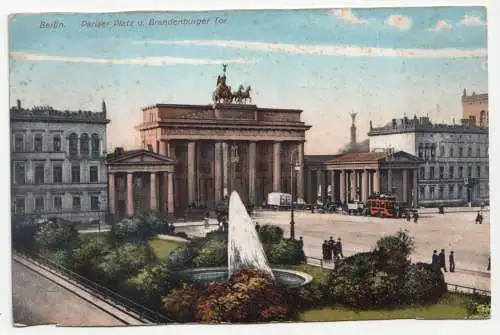 Berlin. Pariser Platz u. Brandenburger Tor.