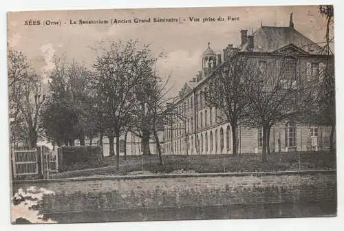 Sees (Orne) - Le Sanatorium. Vue prise du Parc.