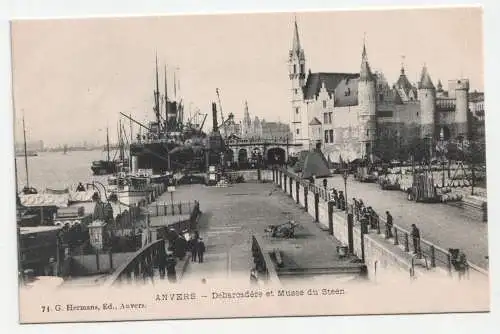 Anvers - Debarcadere et Musee du Steen.