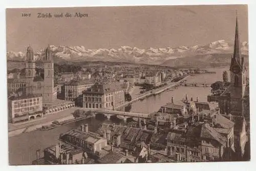 Zürich und die Alpen.