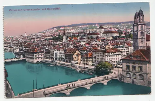 Zürich mit Grossmünster und Universität.