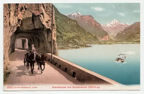 Axenstrasse mit Bristenstock (3074 m)