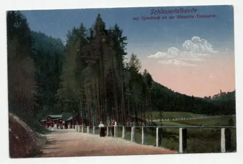Schlesiertalbaude mit Kynsburg an der Weistrita-Talsperre.