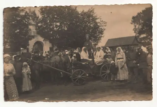 Alte Postkarte, zur Identifizierung, Bevölkerung und Armee