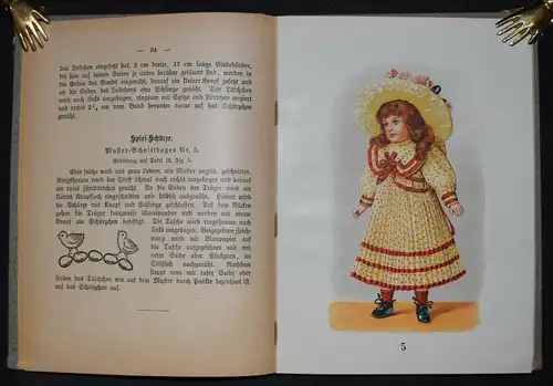 Die Puppenschneiderin um 1905 mit Chromolithographien - Schnittmuster - J. Lutz