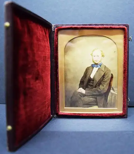 Portrait eines jungen Mannes HANDKOLORIERTE ORIGINAL-PHOTOGRAPHIE 1865
