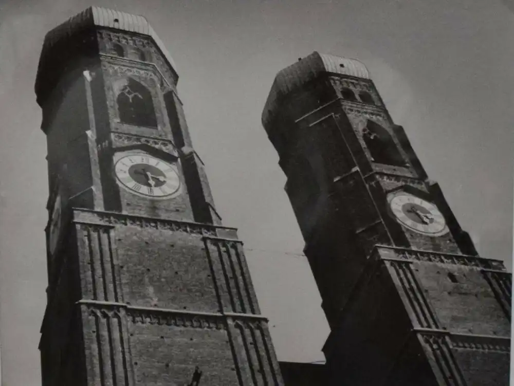 Windstosser, Türme der Münchner Frauenkirche Original-Photographie um 1960 0
